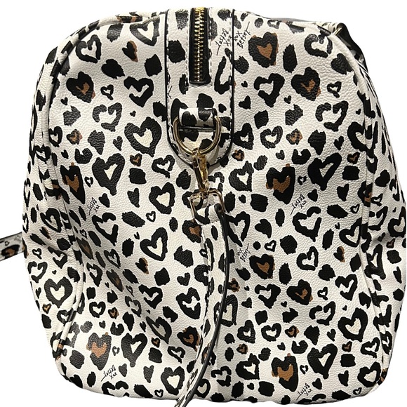 BETSEY JOHNSON XOSPEEDY LEOPARD HEARTS DUFFLE BAG - Picture 4 of 14